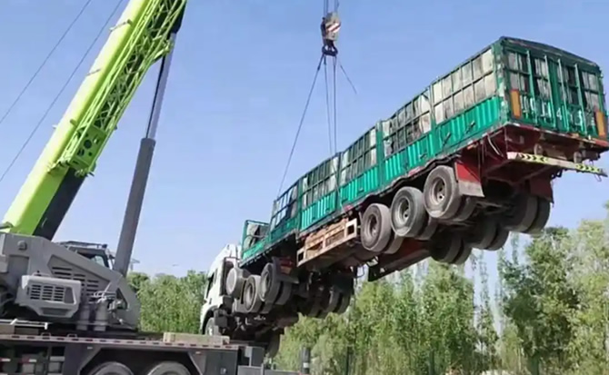 蓬安道路脱困救援案例